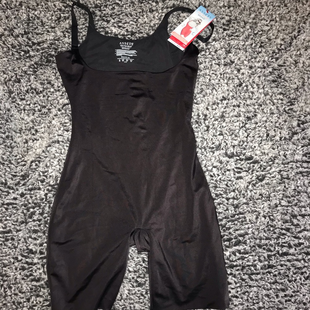 Assets Red Hot Label By Spandex XL Woman's NWT